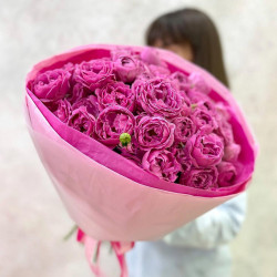 Букет из 15 розовых кустовых пионовидных роз